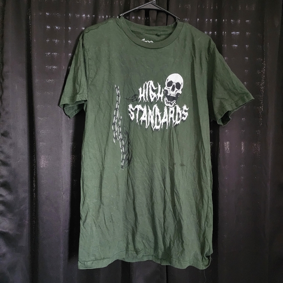 ♠️10/$10♠️ "High Standards" With Skulls Tee - Picture 2 of 5